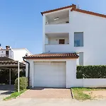 Modernes Apartment Mit Meerblick, Stylischem Interieur, Privatem Balkon, Grill, Klima, Wifi